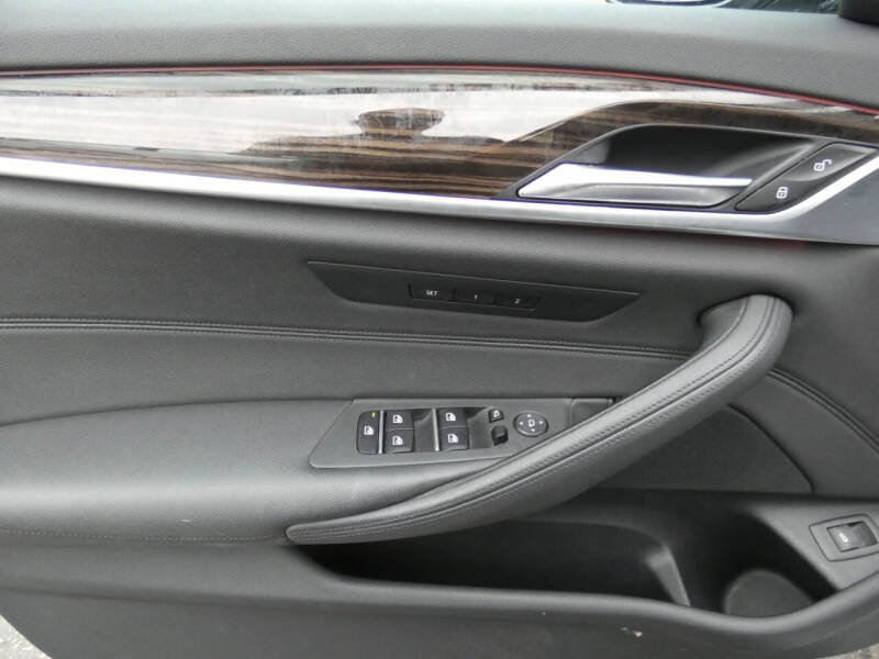 2019 BMW 5 Series 530i