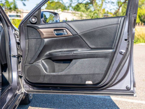 2017 Honda Accord Hybrid EX-L