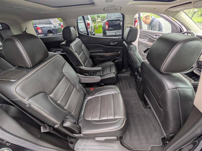 2023 GMC Acadia Denali