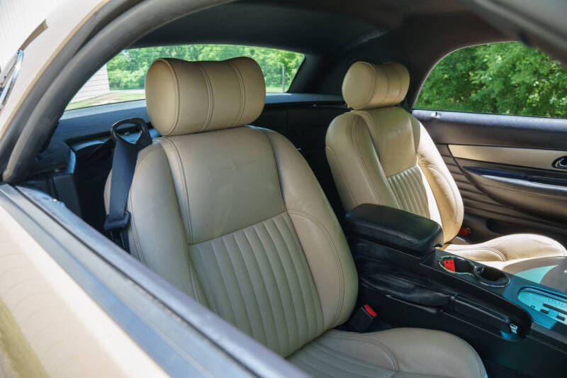 2005 Ford Thunderbird Deluxe