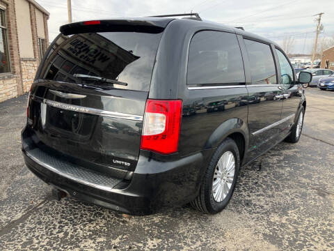 2013 Chrysler Town and Country Limited
