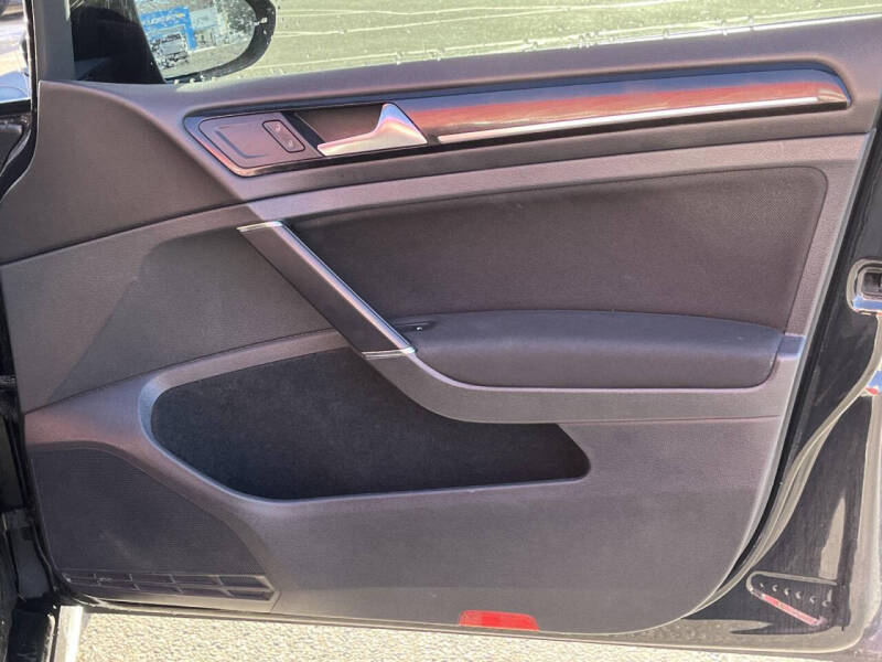 2017 Volkswagen Golf GTI Sport