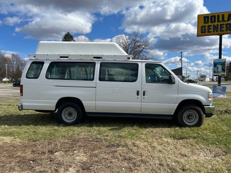 2011 Ford E-Series E-350 SD XLT
