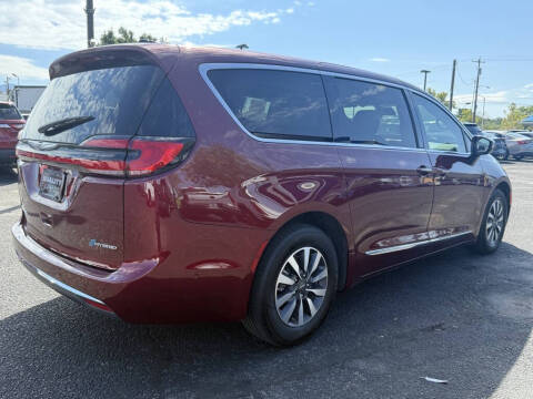 2023 Chrysler Pacifica Plug-In Hybrid Limited