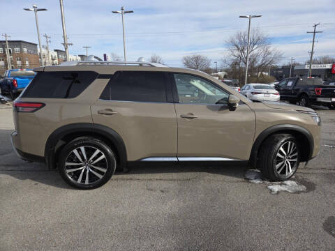 2024 Nissan Pathfinder Platinum