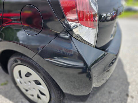 2016 Toyota Prius c Two