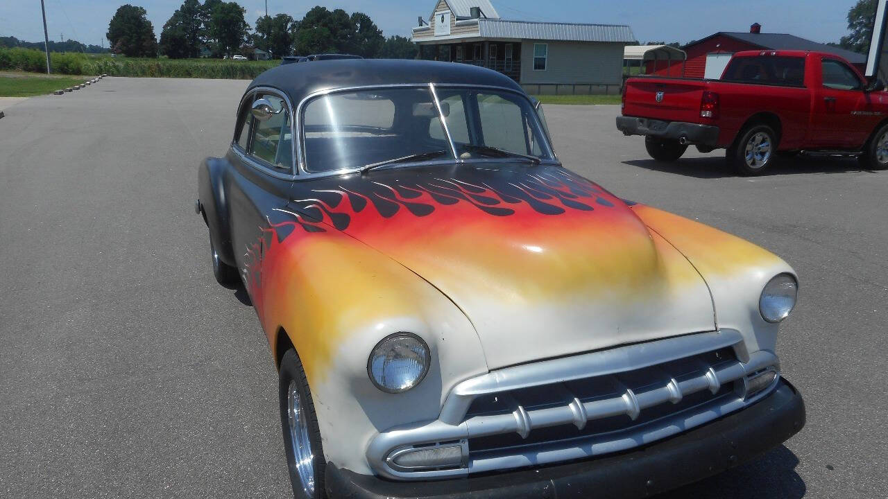 1951 Chevrolet Deluxe 1