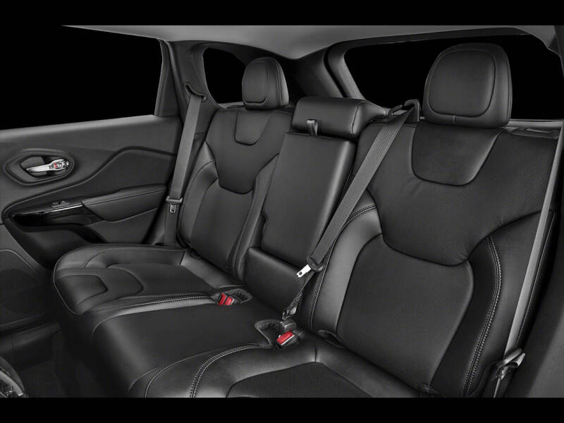 2023 Jeep Cherokee Altitude Lux