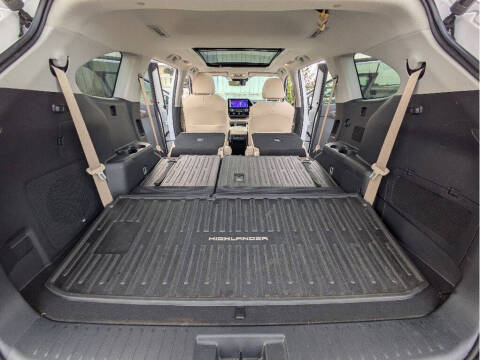 2023 Toyota Highlander Platinum