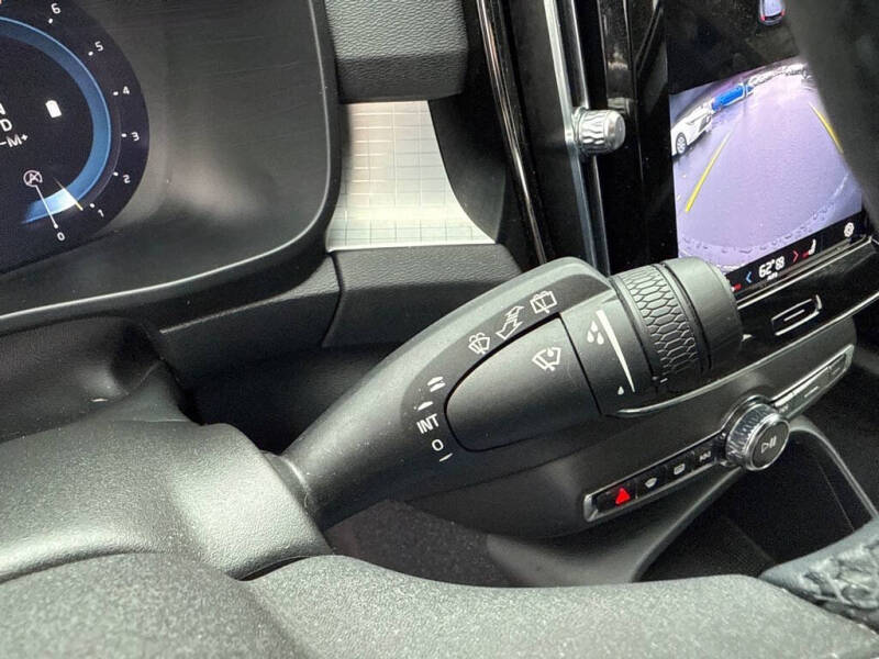 2023 Volvo XC40 B5 Core