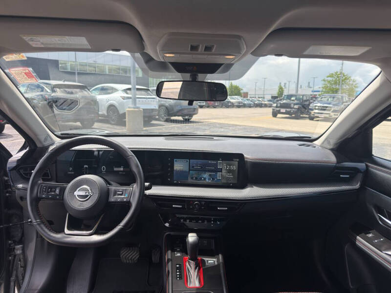 2025 Nissan Kicks SR