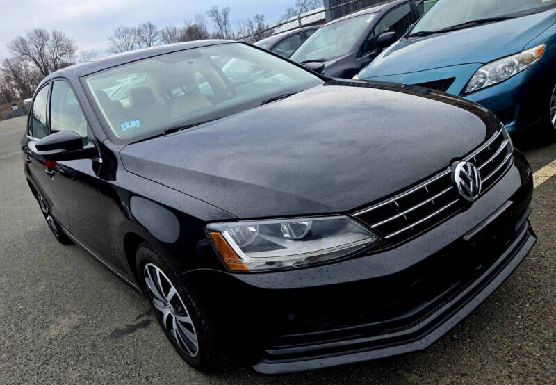 Used 2018 Volkswagen Jetta SE with VIN 3VWDB7AJ6JM221691 for sale in Westfield, MA