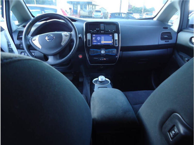2015 Nissan LEAF