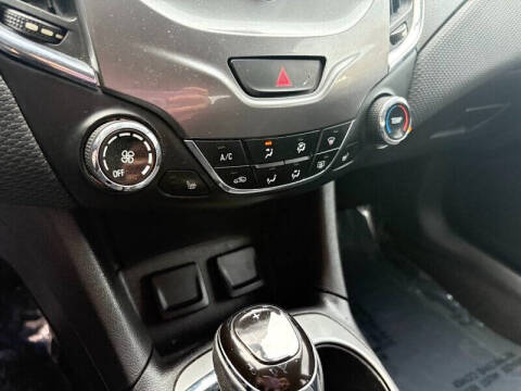 2017 Chevrolet Cruze LT Auto