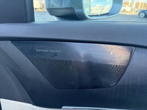 2020 Volvo XC90 T6 Momentum 6-Passenger