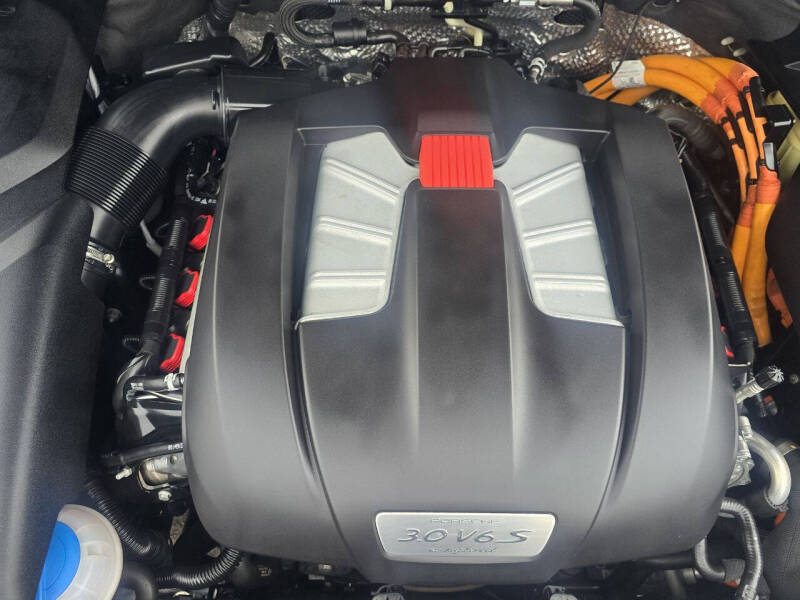 2016 Porsche Cayenne S E-Hybrid