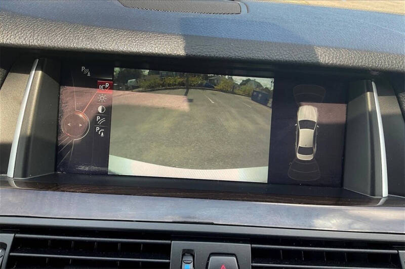 2015 BMW 5 Series 528i xDrive