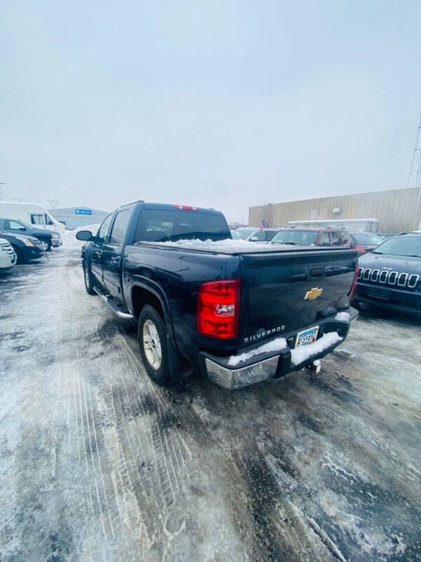 2007 Chevrolet Silverado 1500 for sale at Rivera Auto Sales LLC in Saint Paul MN
