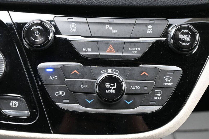 2020 Chrysler Pacifica Touring L
