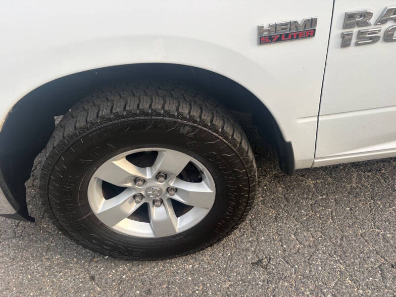 2016 RAM 1500 SLT