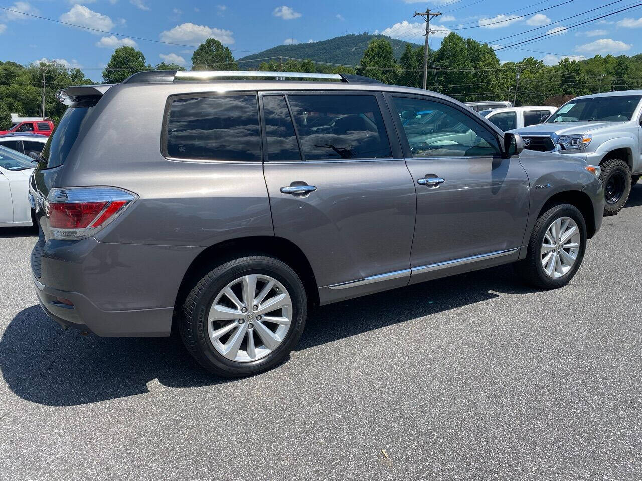 2013 Toyota Highlander Hybrid for sale at Driven Pre-Owned in Lenoir, NC