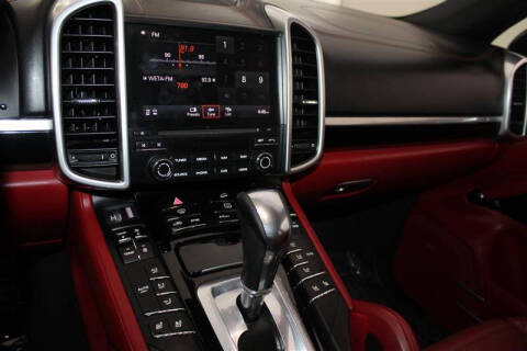 2017 Porsche Cayenne Platinum Edition
