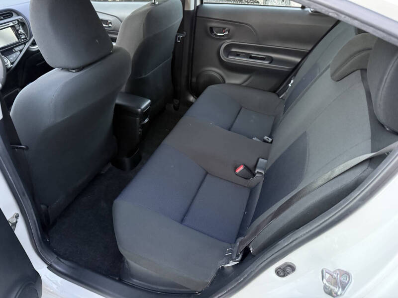 2016 Toyota Prius c Three