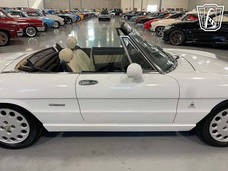 1991 Alfa Romeo Spider Veloce