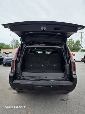 2017 Cadillac Escalade Luxury