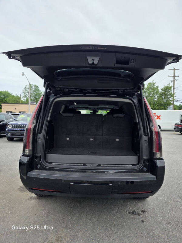 2017 Cadillac Escalade Luxury