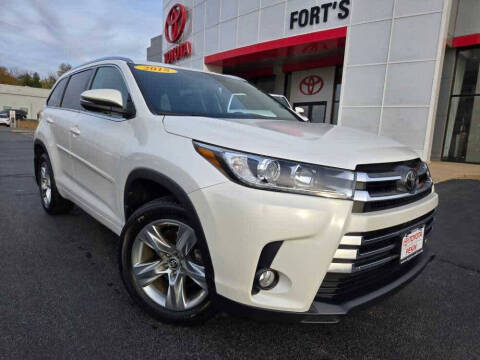 2018 Toyota Highlander for sale at Auto Smart of Pekin in Pekin IL