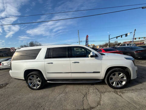 2017 Cadillac Escalade ESV Luxury