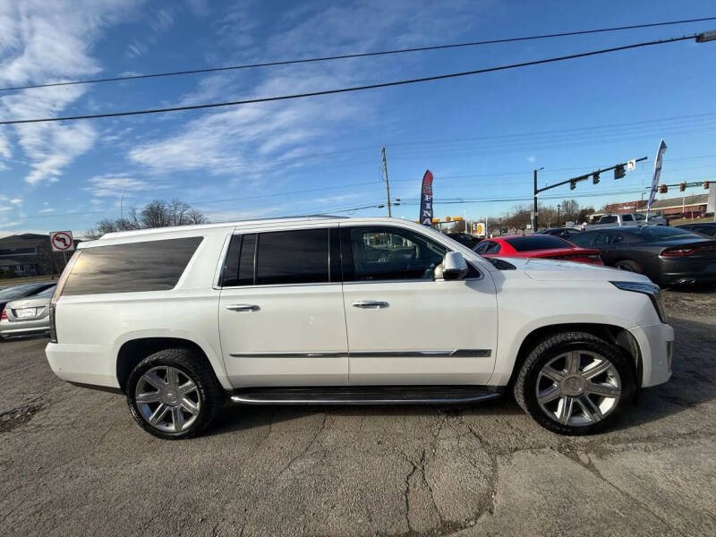 2017 Cadillac Escalade ESV Luxury