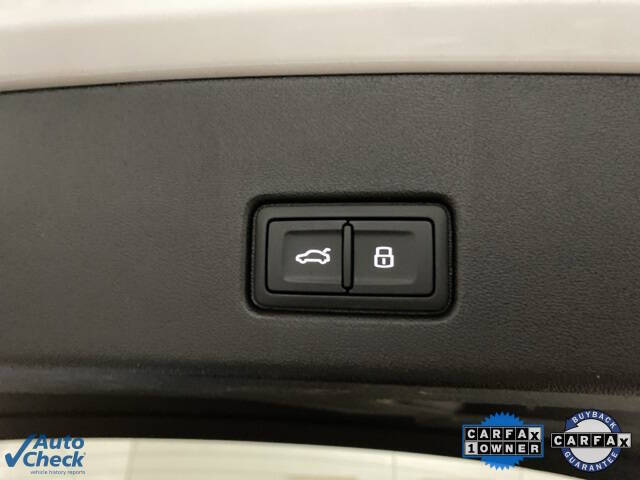 2024 Audi Q4 e-tron quattro Premium Plus 50