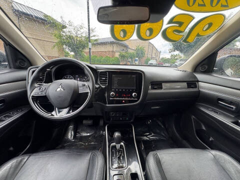 2020 Mitsubishi Outlander SE