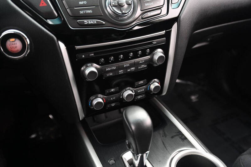 2013 Nissan Pathfinder SV