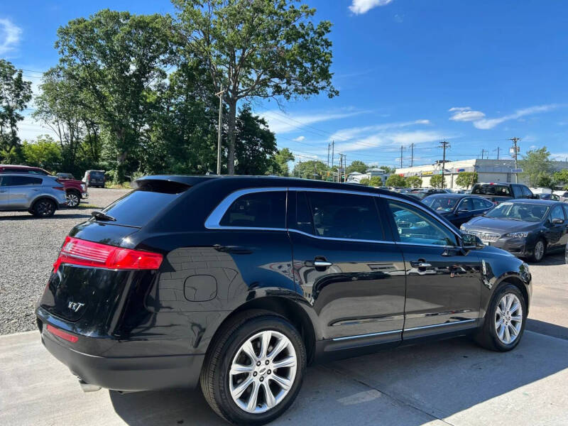 2018 Lincoln MKT Premiere