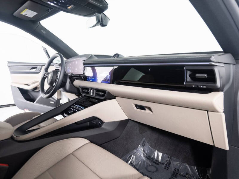 2024 Porsche Macan 4 Electric