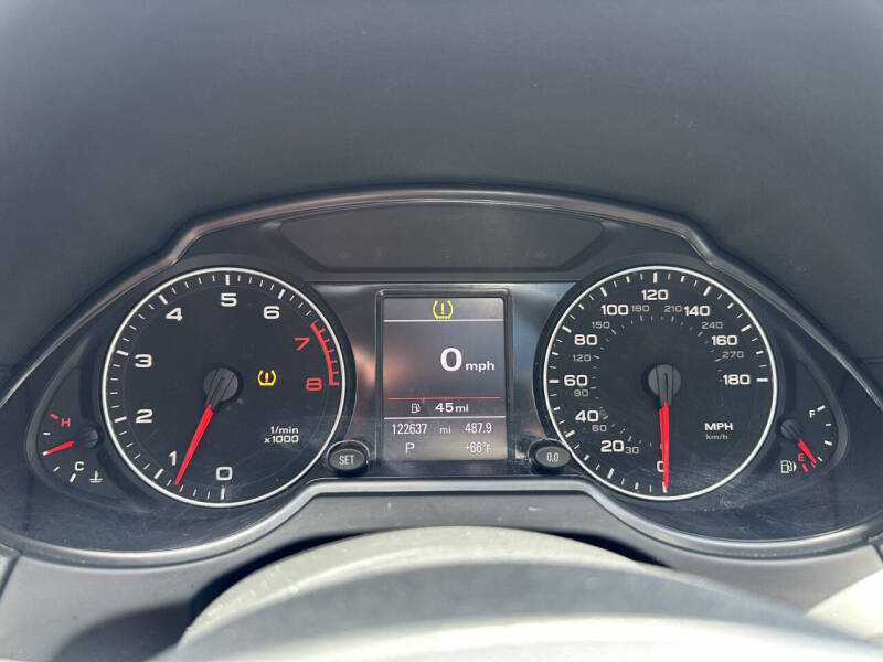 2011 Audi Q5 3.2 quattro Premium Plus