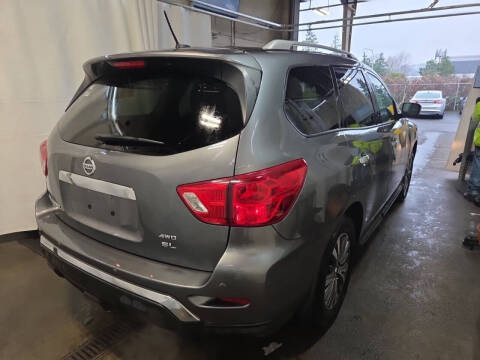 2018 Nissan Pathfinder SL