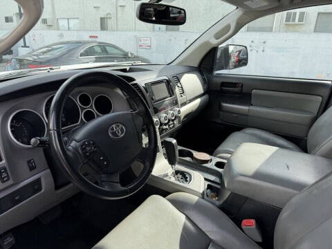 2012 Toyota Sequoia SR5