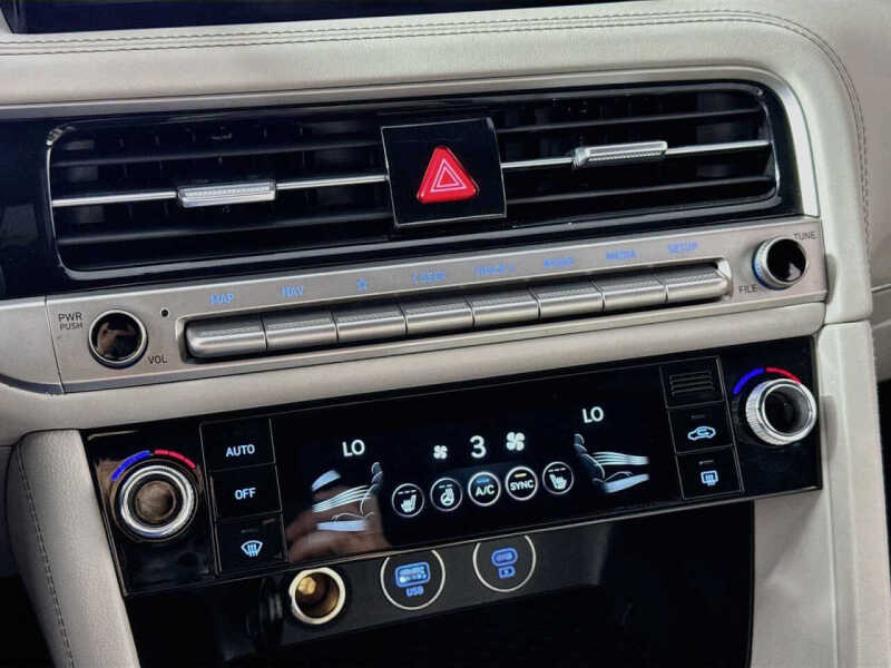 2025 Genesis G70