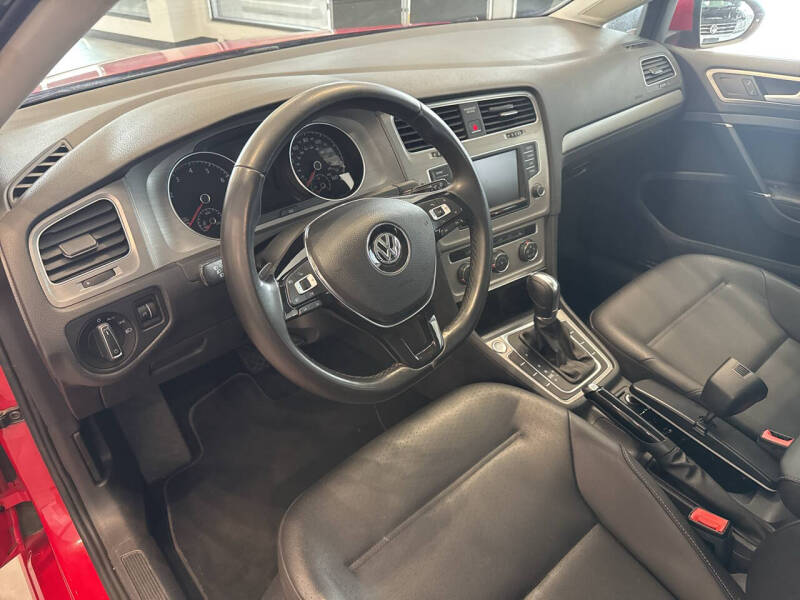 2017 Volkswagen Golf TSI Wolfsburg Edition