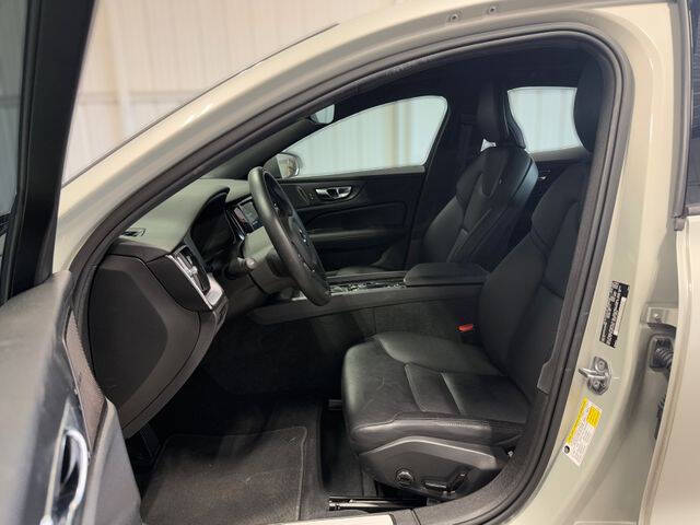 2020 Volvo S60 T5 Momentum