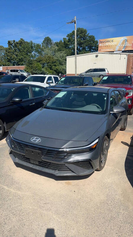 2025 Hyundai Elantra SEL's photo