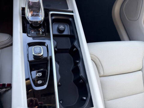 2026 Volvo XC60 T8 Ultra