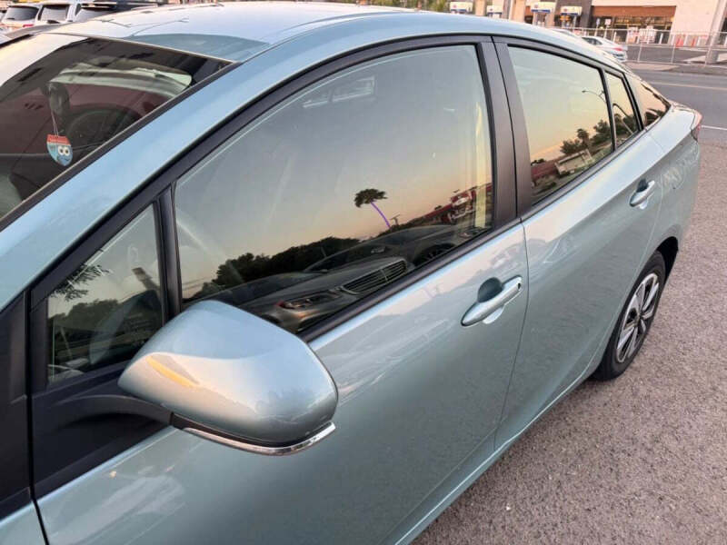 2021 Toyota Prius LE