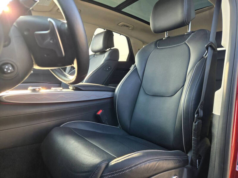 2023 Genesis GV70 2.5T Standard