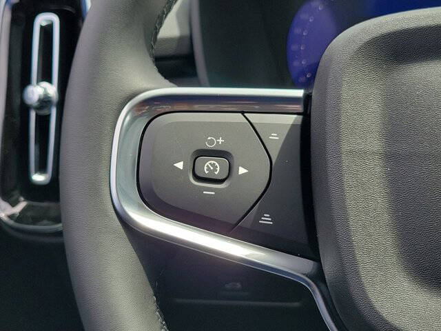 2026 Volvo XC40 B5 Core