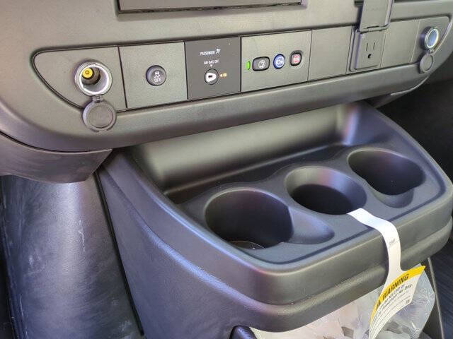 2025 Chevrolet Express 2500